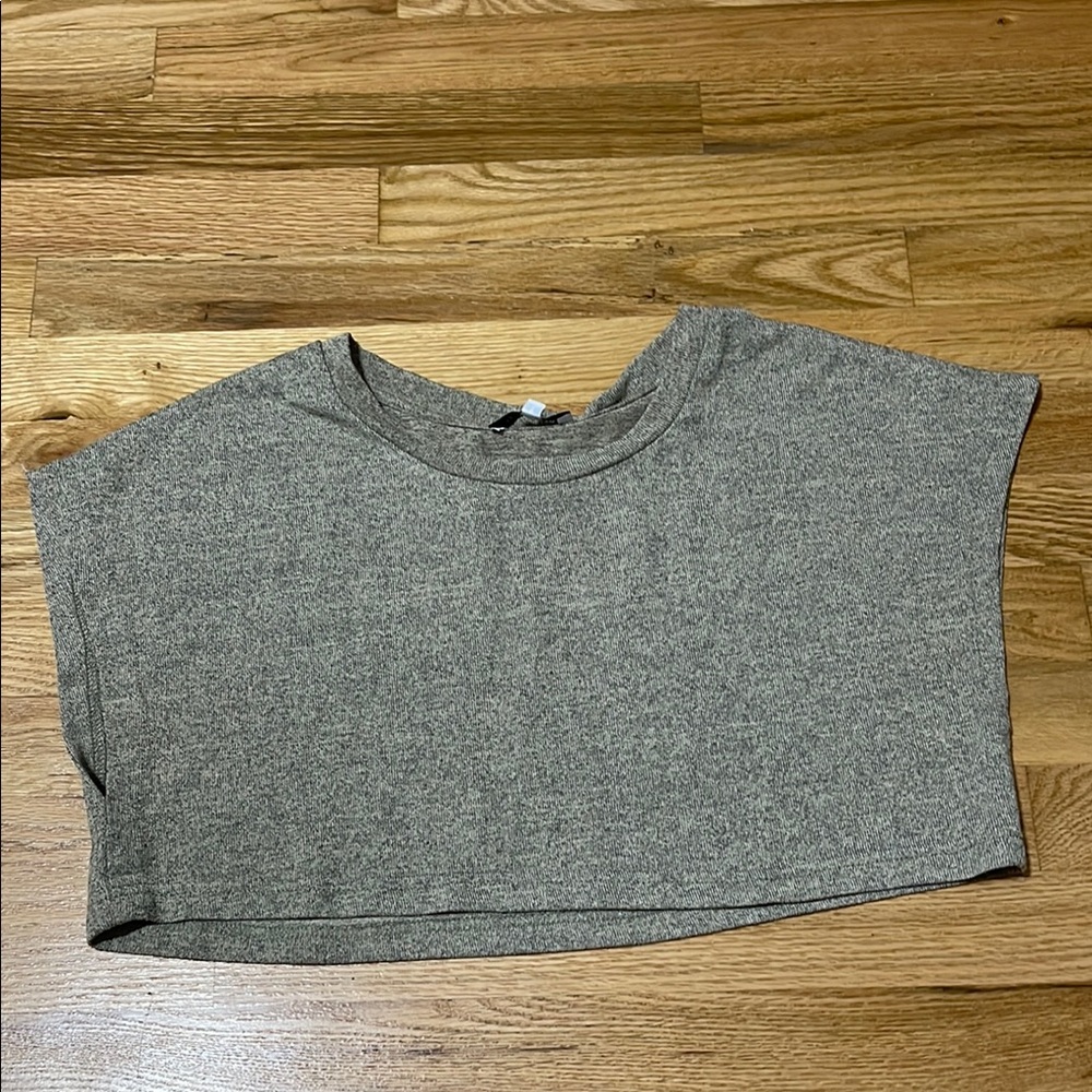 Fashion Nova Gray Cap Sleeve Boxy Crop Top - Size L (Preowned)